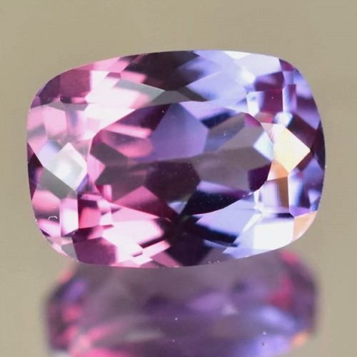 Aleksandrit (Alexandrite)